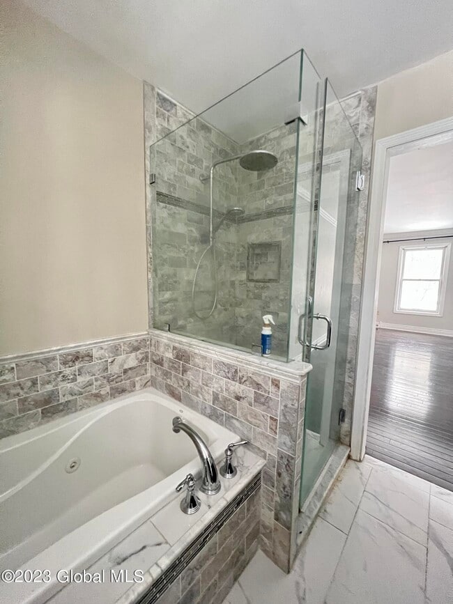 Building Photo - 60 Sherwood Trail