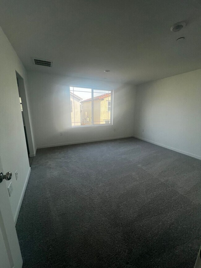 Building Photo - Brand-New 3 Bedroom Home in Elk Grove School District