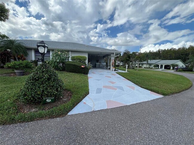 Building Photo - 2104 Hereford Dr