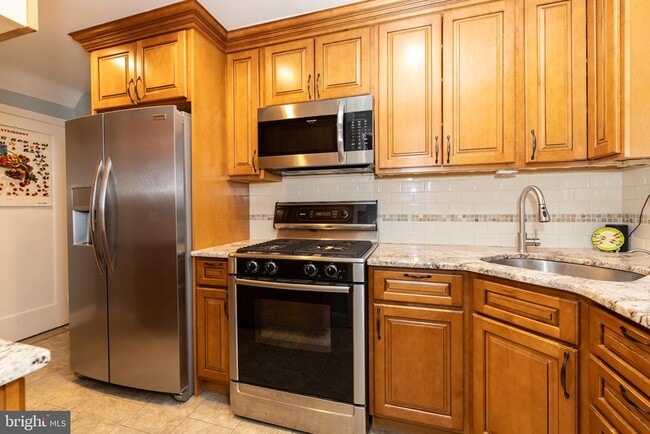 Building Photo - 52 Woodbine Rd