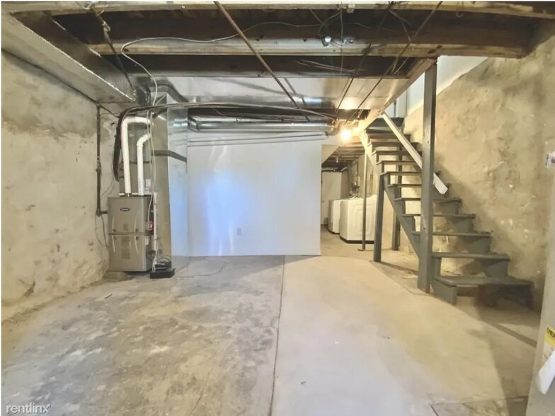 Building Photo - 1447 S 32nd St