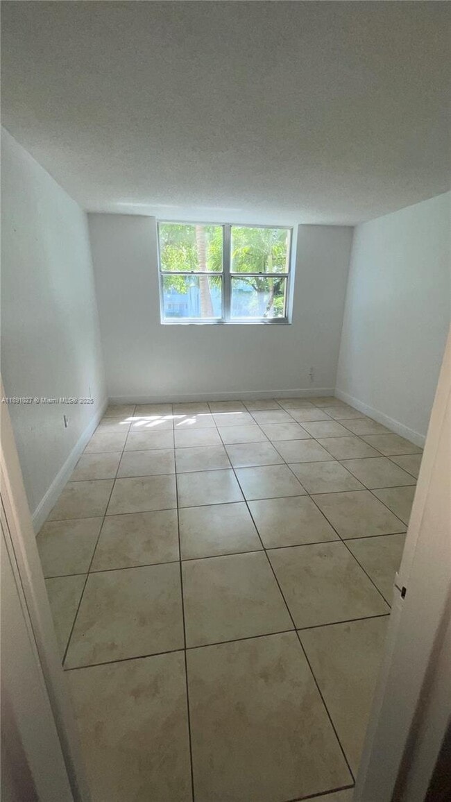 Building Photo - 1805 Sans Souci Blvd