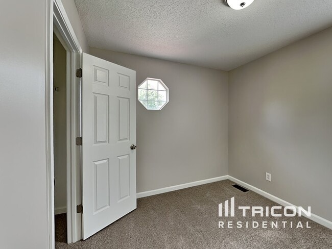 Building Photo - 2121 Serenity Dr NW