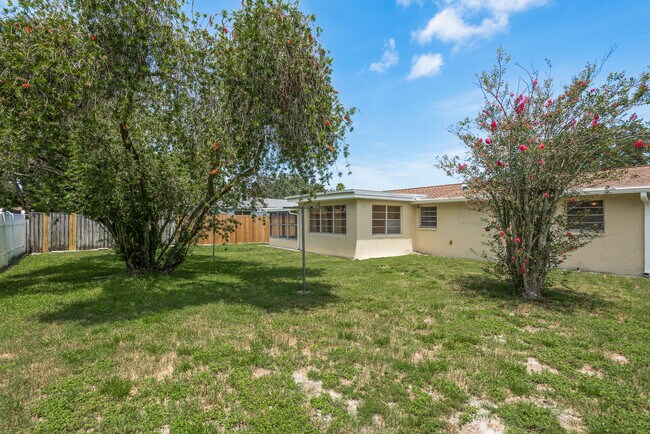 Building Photo - 5646 Festivo Dr