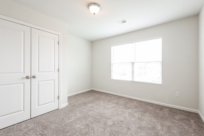 Building Photo - 346 Elevation Ct