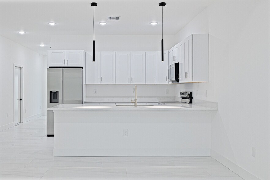 Building Photo - 5125 24th St SW