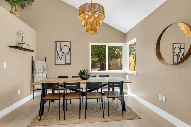 Building Photo - 8004 Caymus Dr