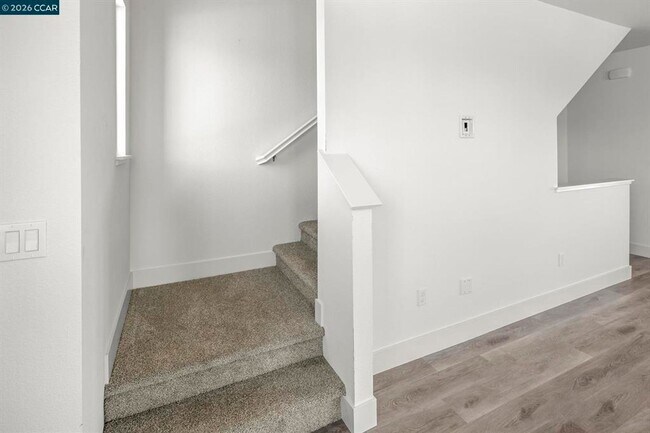 Building Photo - 2802 Chattelton Ln., San Pablo