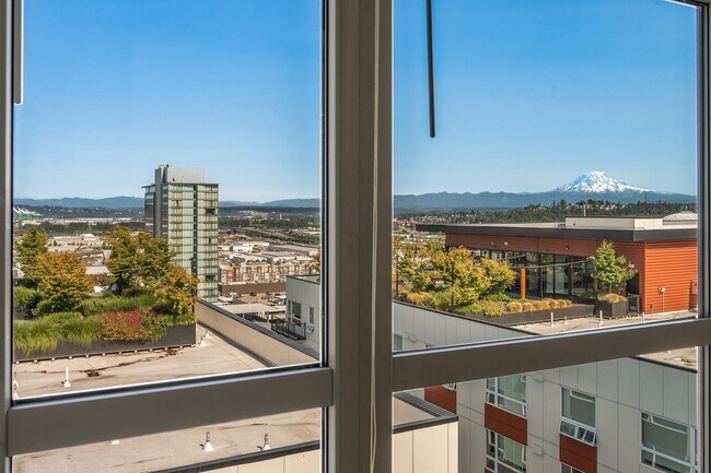 Building Photo - 1501 Tacoma Ave S