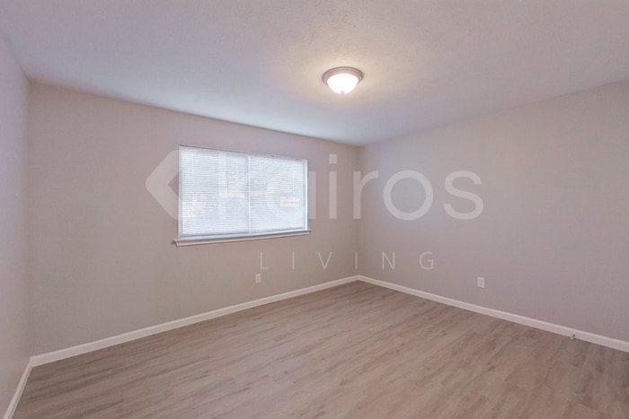 Building Photo - 422 David Dr