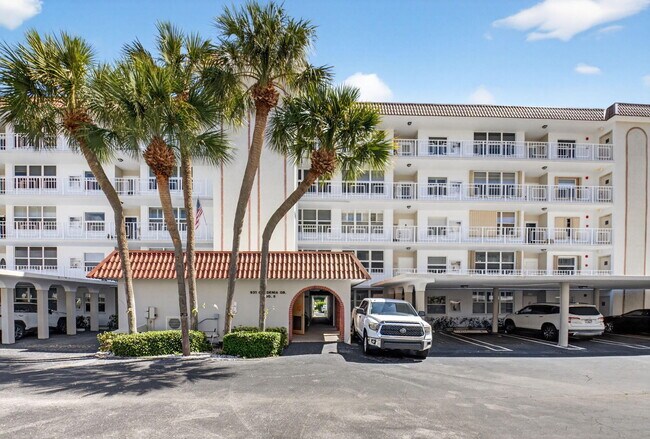 Building Photo - 931 Gardenia Dr