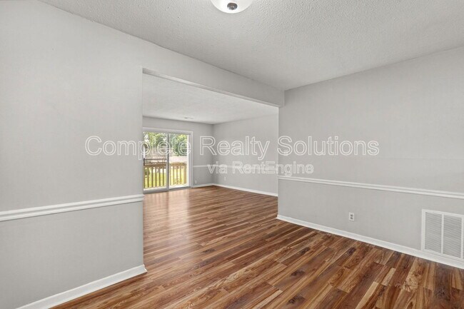 Building Photo - 2042 Gascony Parc Dr