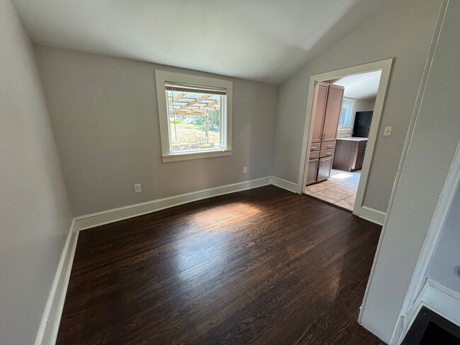 Building Photo - North AVL - Updated Spacious 2/2 Home