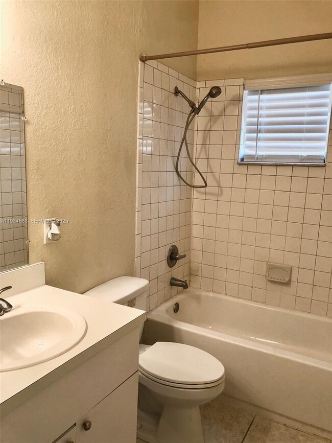 Building Photo - 1010 NW 2nd Ave