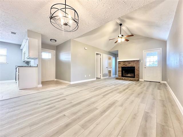 Building Photo - 1002 Bull Run St