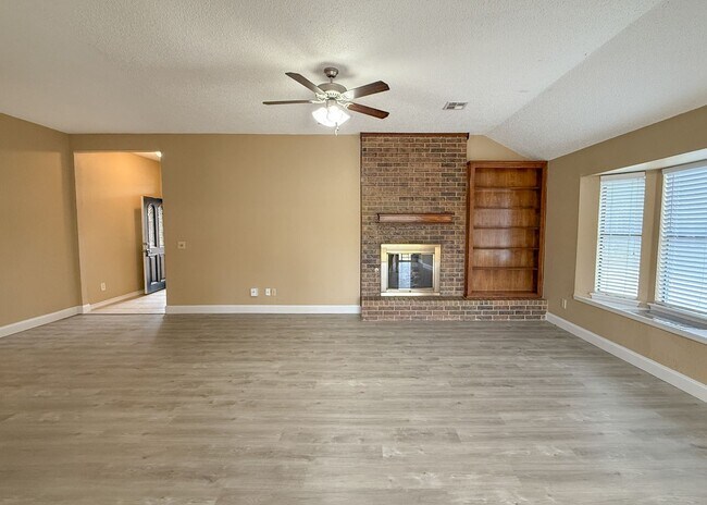 Building Photo - 1009 NW 168th St