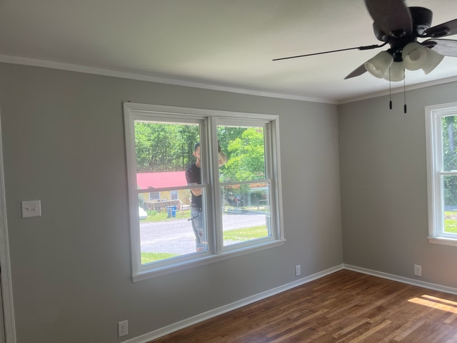 Building Photo - 206 D Carlton St