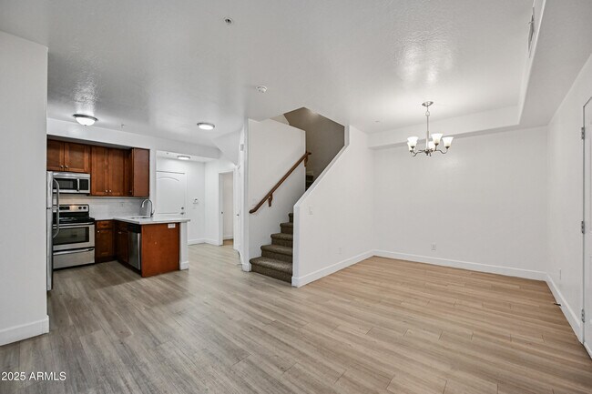 Building Photo - 4608 W Maryland Ave