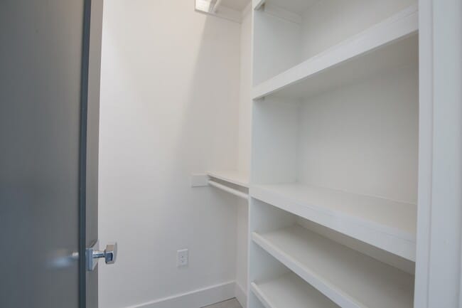 Building Photo - 1708 Perez St