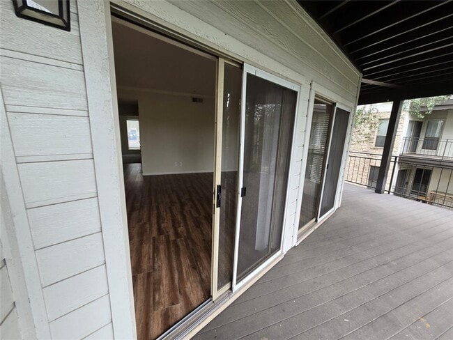 Building Photo - 6000 Shepherd Mountain Cove