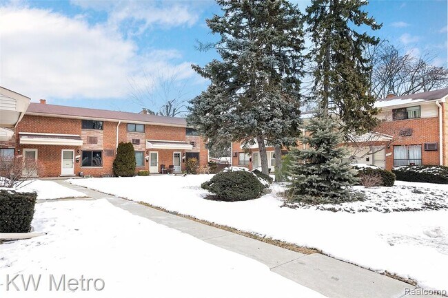 Building Photo - 29166 Tessmer Ct