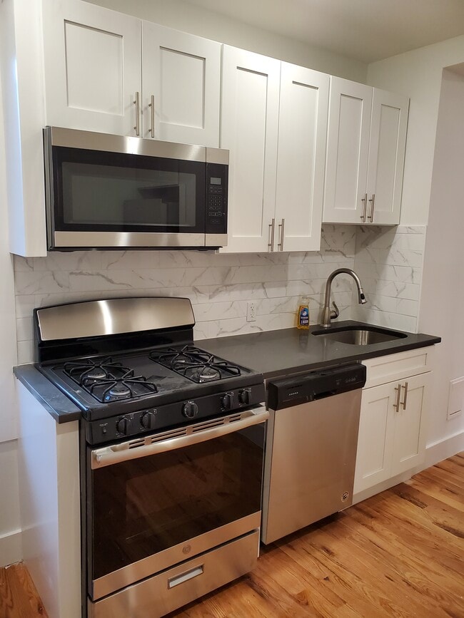Building Photo - Gold Star Realty