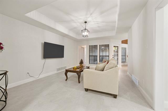 Building Photo - 3512 Cliffwood Dr