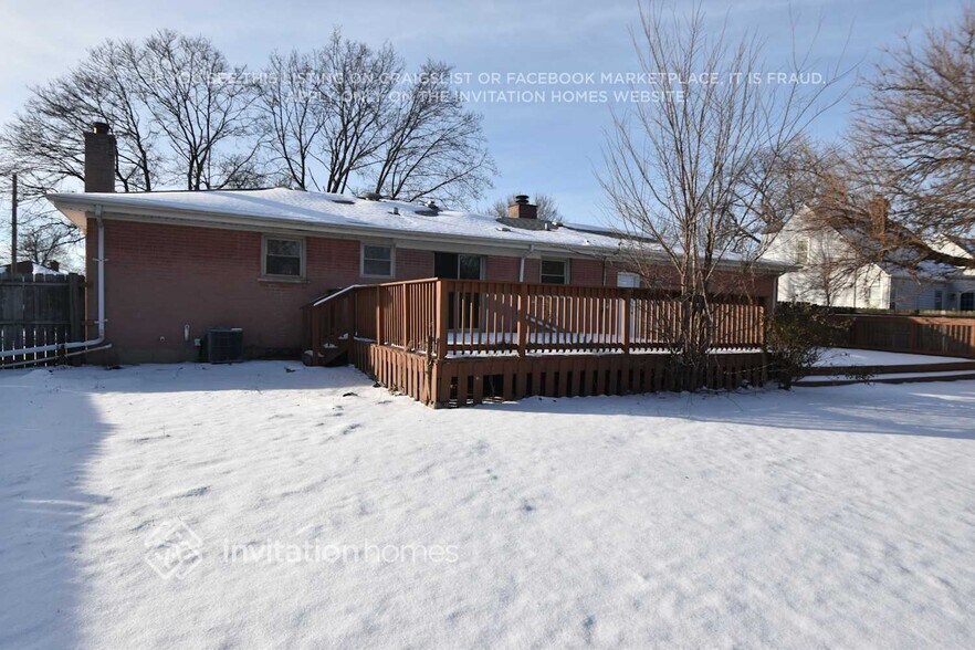 Building Photo - 445 N Douglas Ave