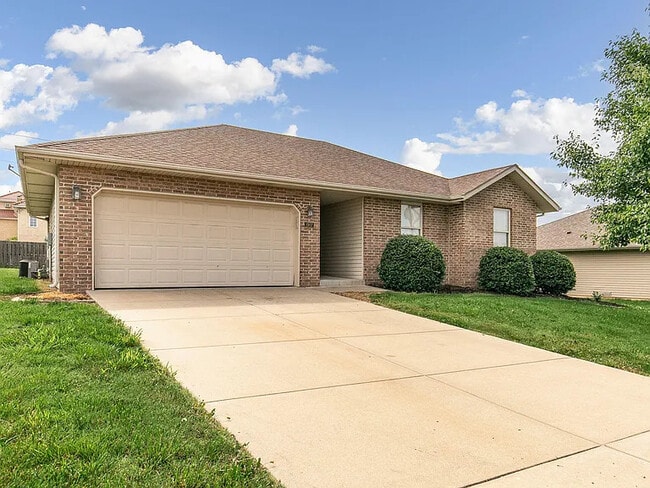 Building Photo - 1907 Holly Springs Ave