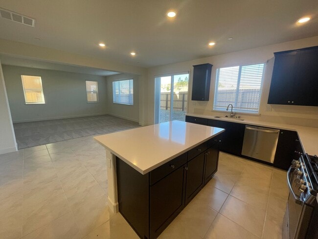 Building Photo - Brand New Lennar Home in Sparks!