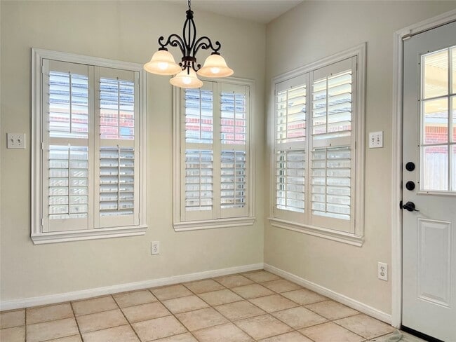 Building Photo - 4630 Jaymar Dr
