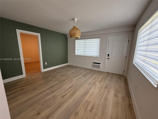 Building Photo - 1300 NE 110th St