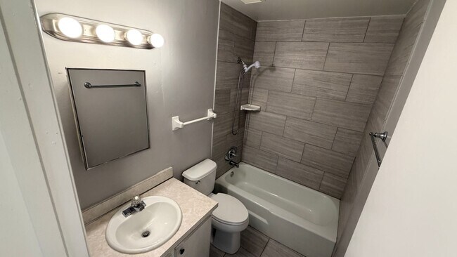 Building Photo - Timeless Charm Meets Modern Living — A 2BD/2BA Casselberry Gem You’ll Fall In Love With! WASHER &...