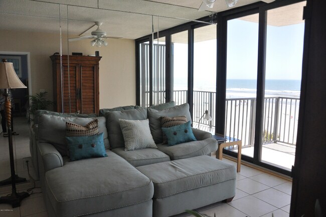 Building Photo - 601 1st St