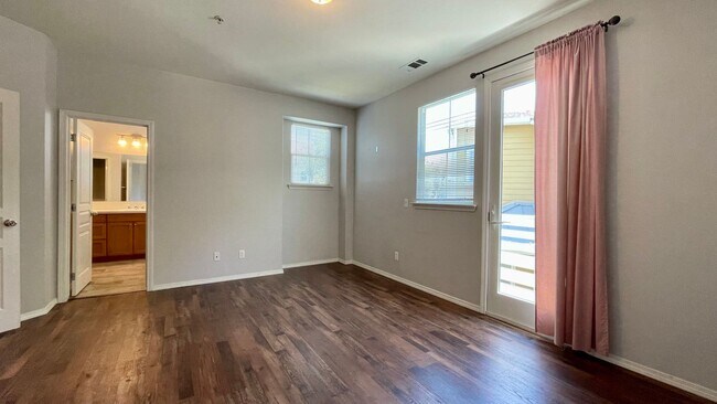 Building Photo - Beautifully Updated 3-Bedroom House with Patio in Broad Street Village