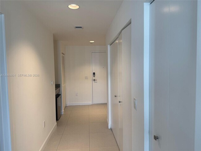 Building Photo - 5350 NW 84th Ave