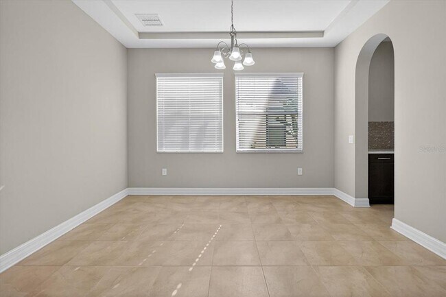 Building Photo - 2589 Gwynhurst Blvd