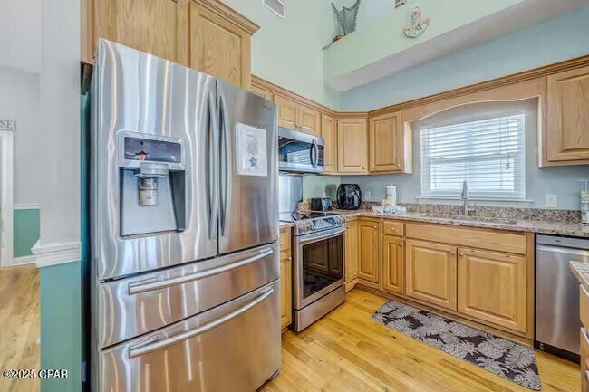 Building Photo - 5405 Thomas Dr