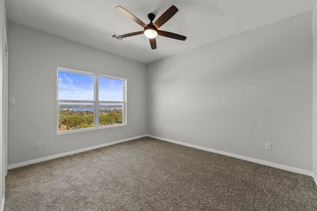 Building Photo - 105 Out Yonder