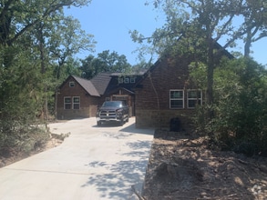 Building Photo - 3106 Manorwood Dr