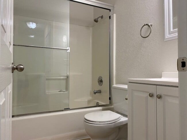 Building Photo - 2 bedroom home in Everett Near Recreation ...