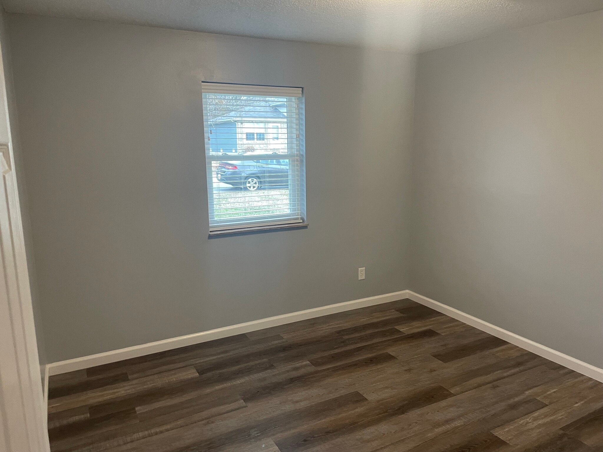 Building Photo - 1812 Briarwood Dr