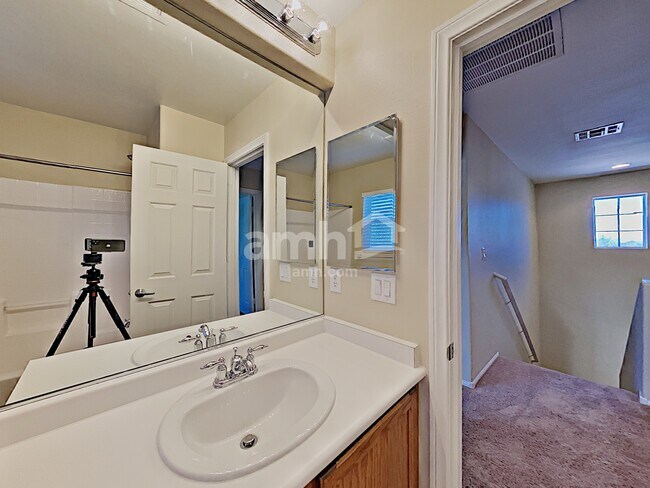 Building Photo - 1009 Kern River Ave