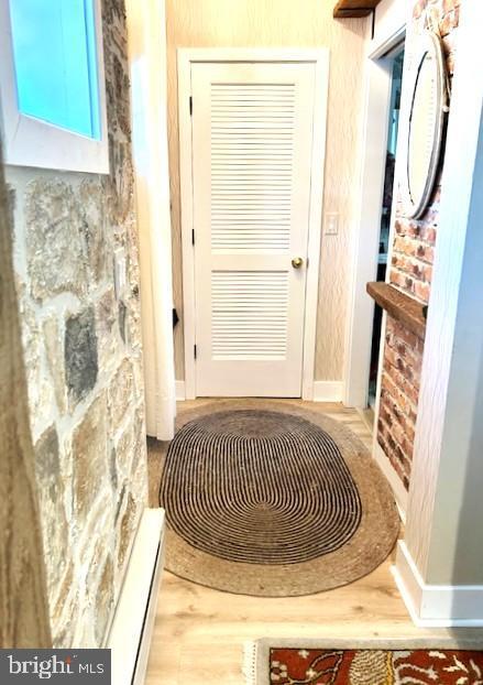 Building Photo - 264 Lake St