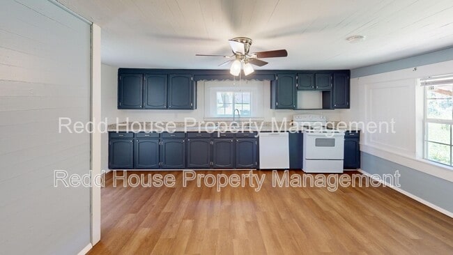 Building Photo - 103 Watkins St