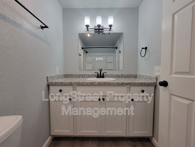 Building Photo - 3286 NE Lancaster St