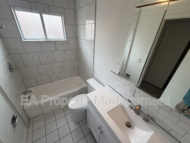 Building Photo - 10108 Comanche Rd NE