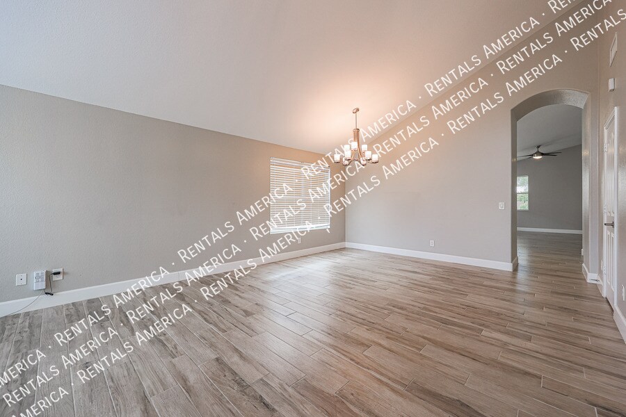 Building Photo - 3229 E Brookwood Ct