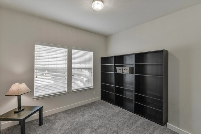 Building Photo - 407 Laurel Pine Dr