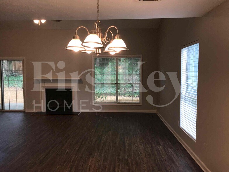 Building Photo - 5145 N Bridges Dr